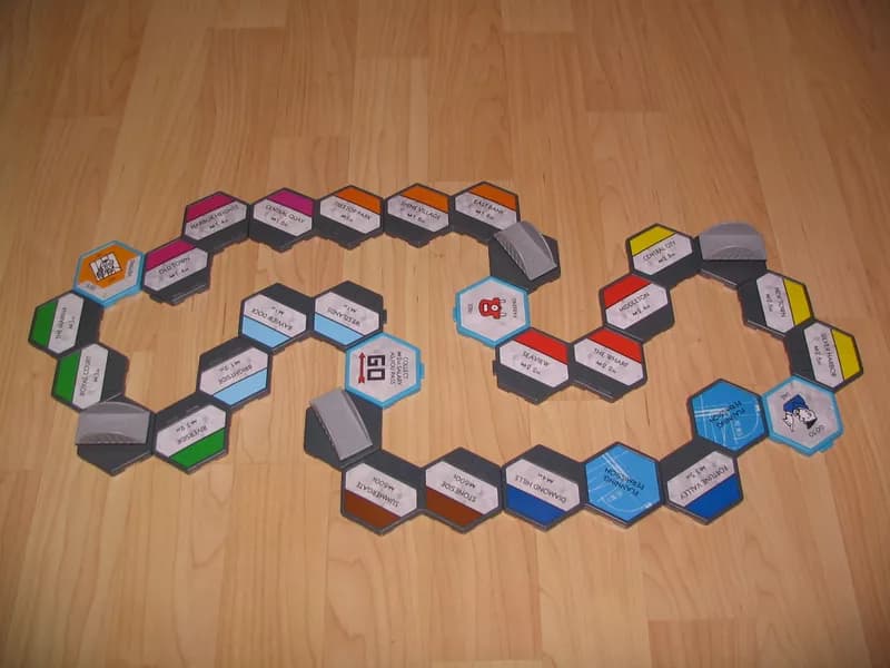 Monopoly Ubuild Edition, picture 3