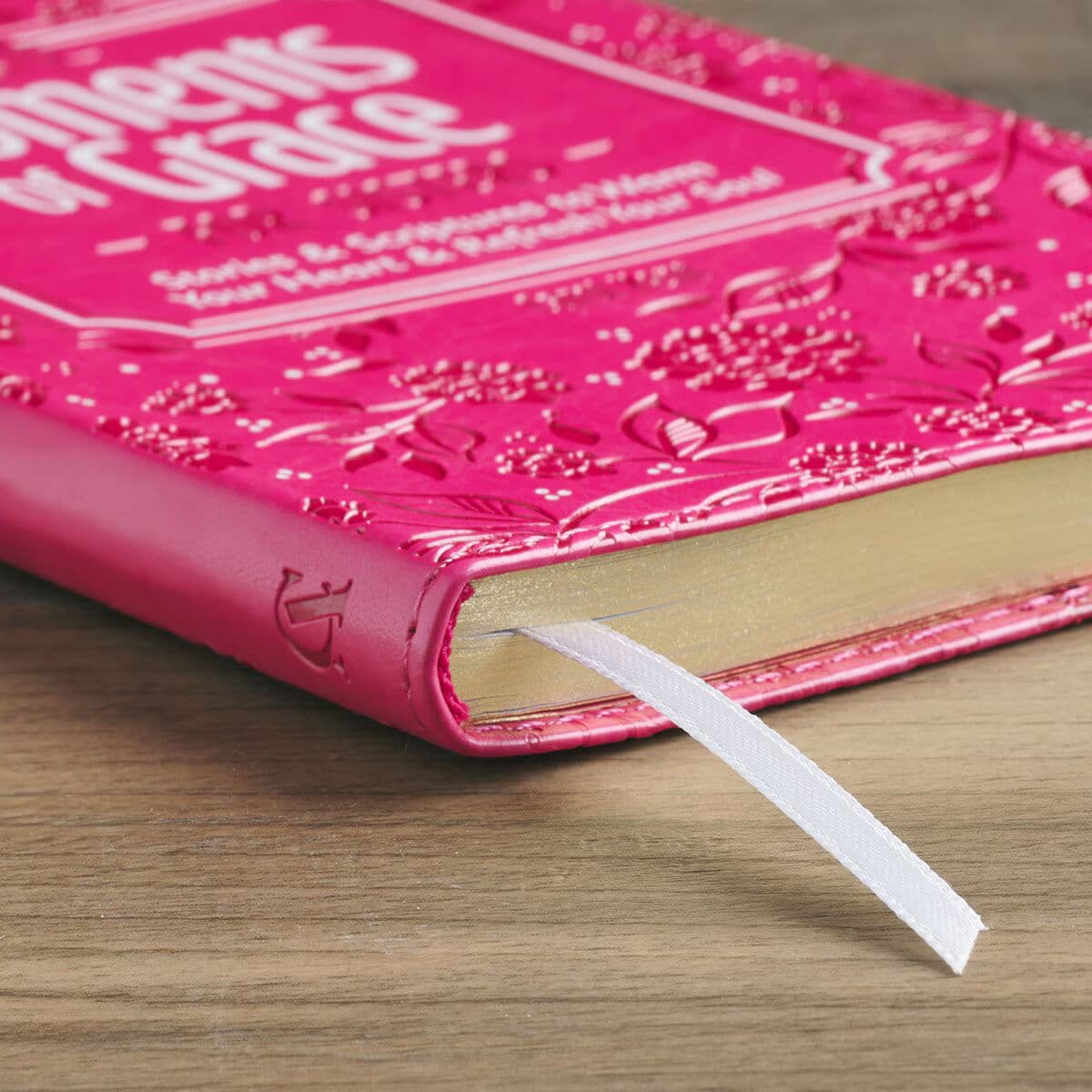 Moments of Grace for Sisters: Stories and Scriptures Pink Faux Leather Gift Book, picture 8