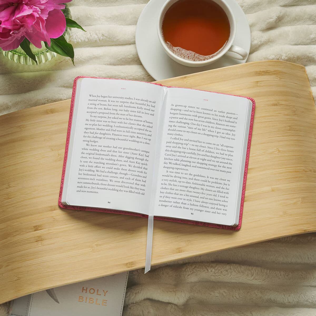 Moments of Grace for Sisters: Stories and Scriptures Pink Faux Leather Gift Book, picture 6
