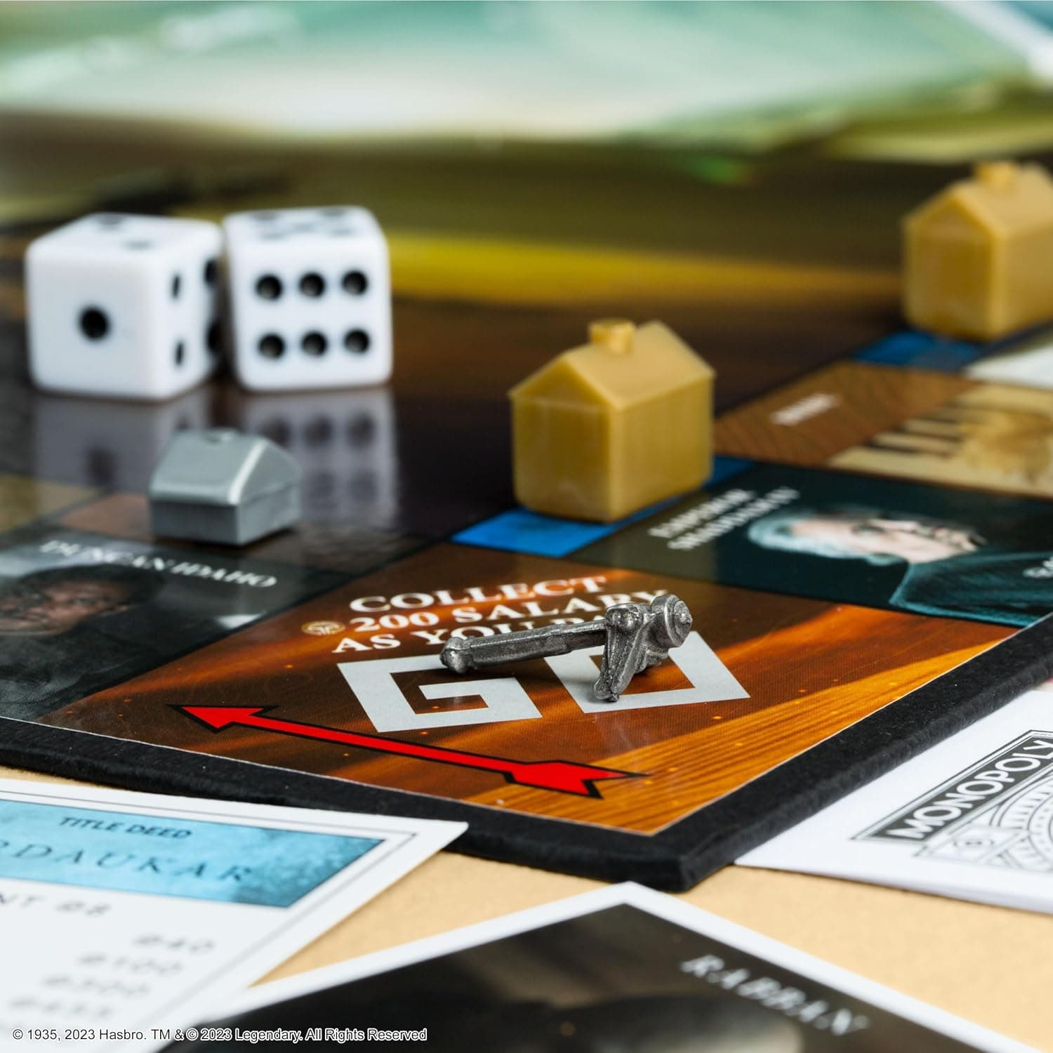 Monopoly: Dune | Play as The Ducal Ring, Crysknife, Gom Jabbar & More |Officially Licensed Collectible Game Based on The Movie Dune, picture 6