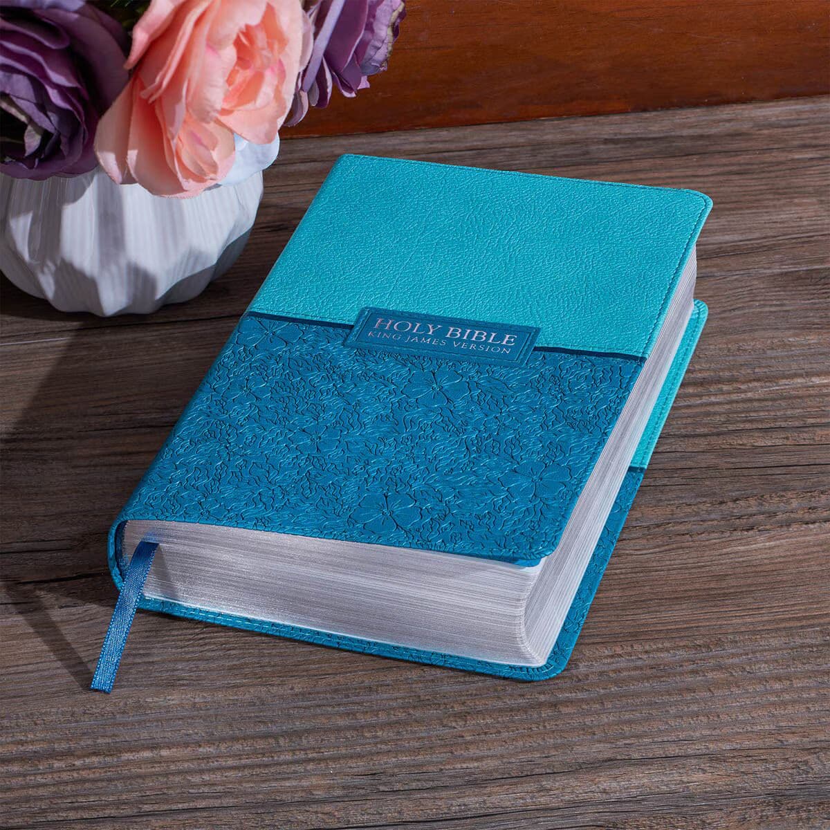 Blue Two-tone Faux Leather Giant Print Standard-size King James Version Bible, picture 11