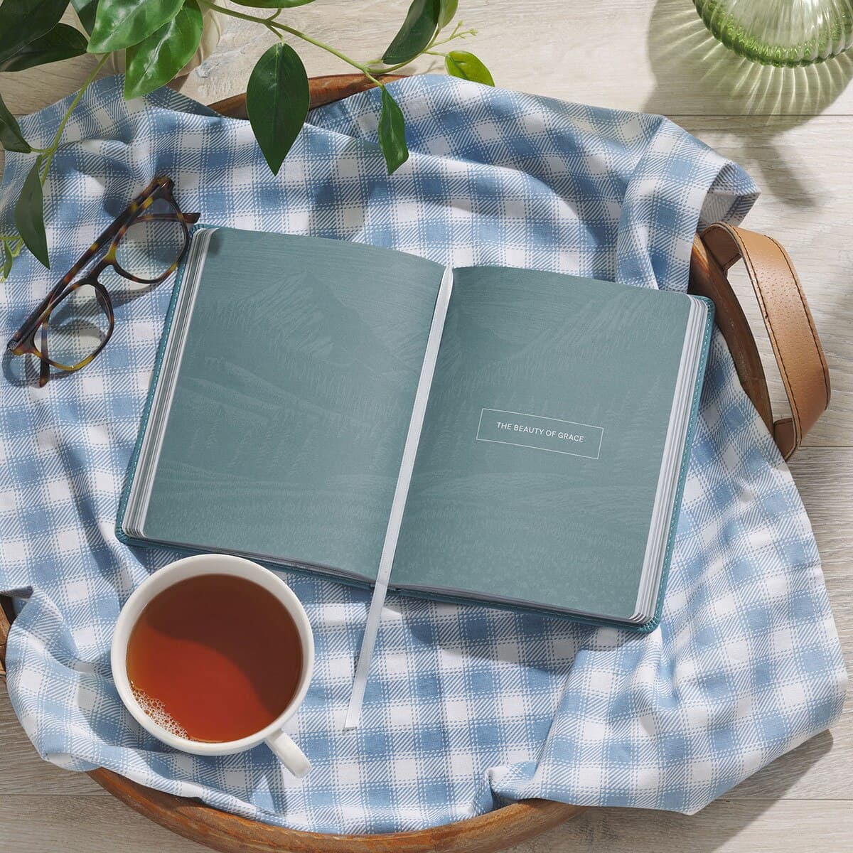 Beautifully Blended Blue Faux Leather Daily Devotional for Couples, picture 7